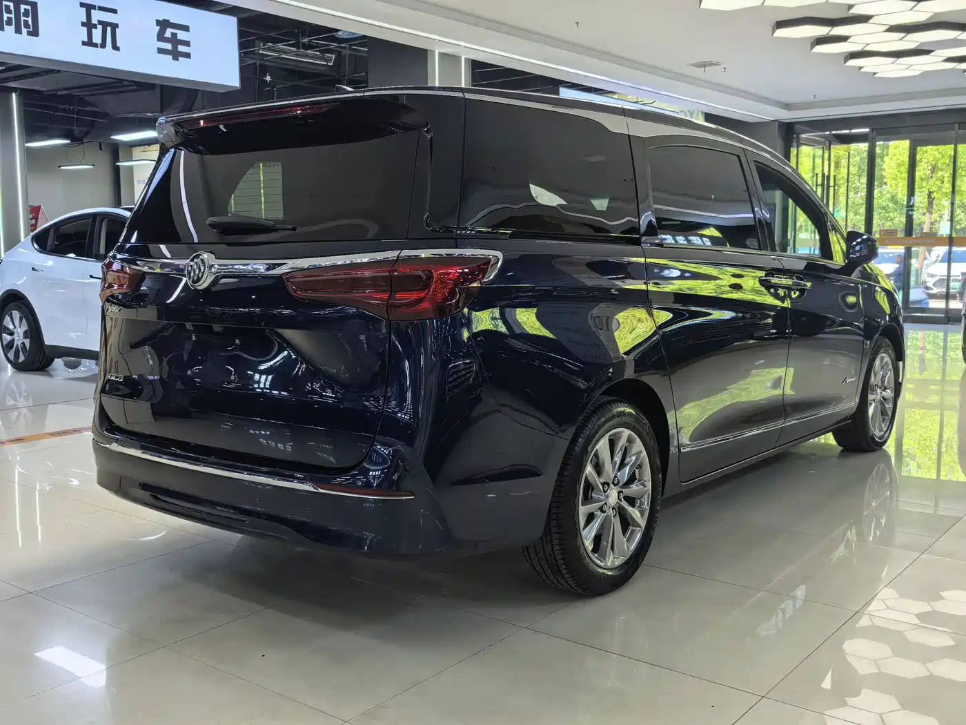 Buick GL8 2022 Avenir 4-Seater Prestige Edition фото 9
