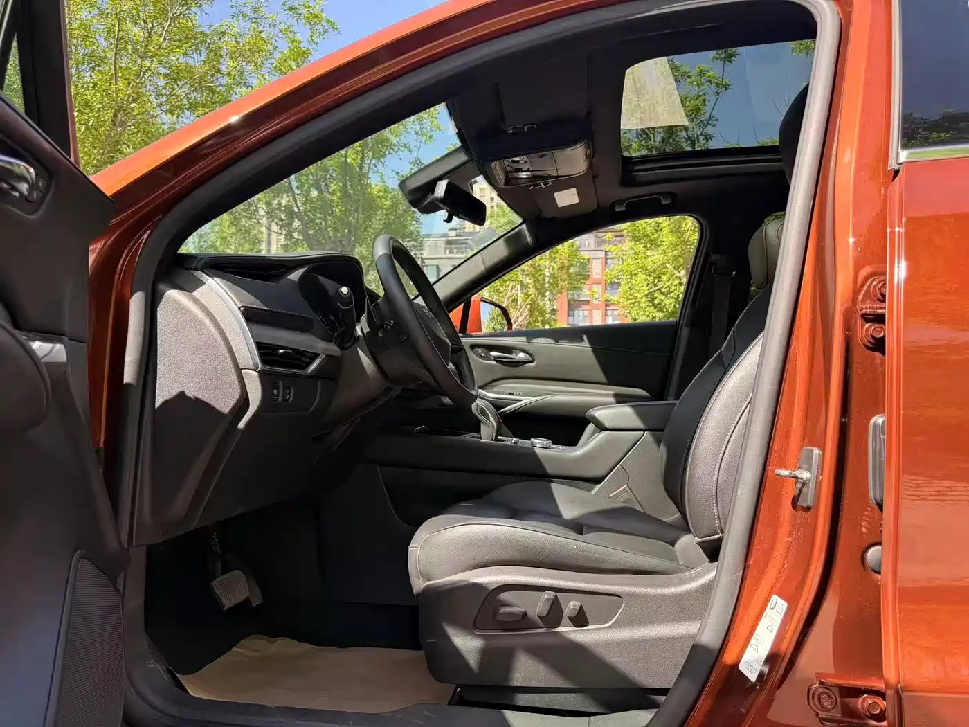 Cadillac XT4 2018 Model 28T 4WD Leading фото 19