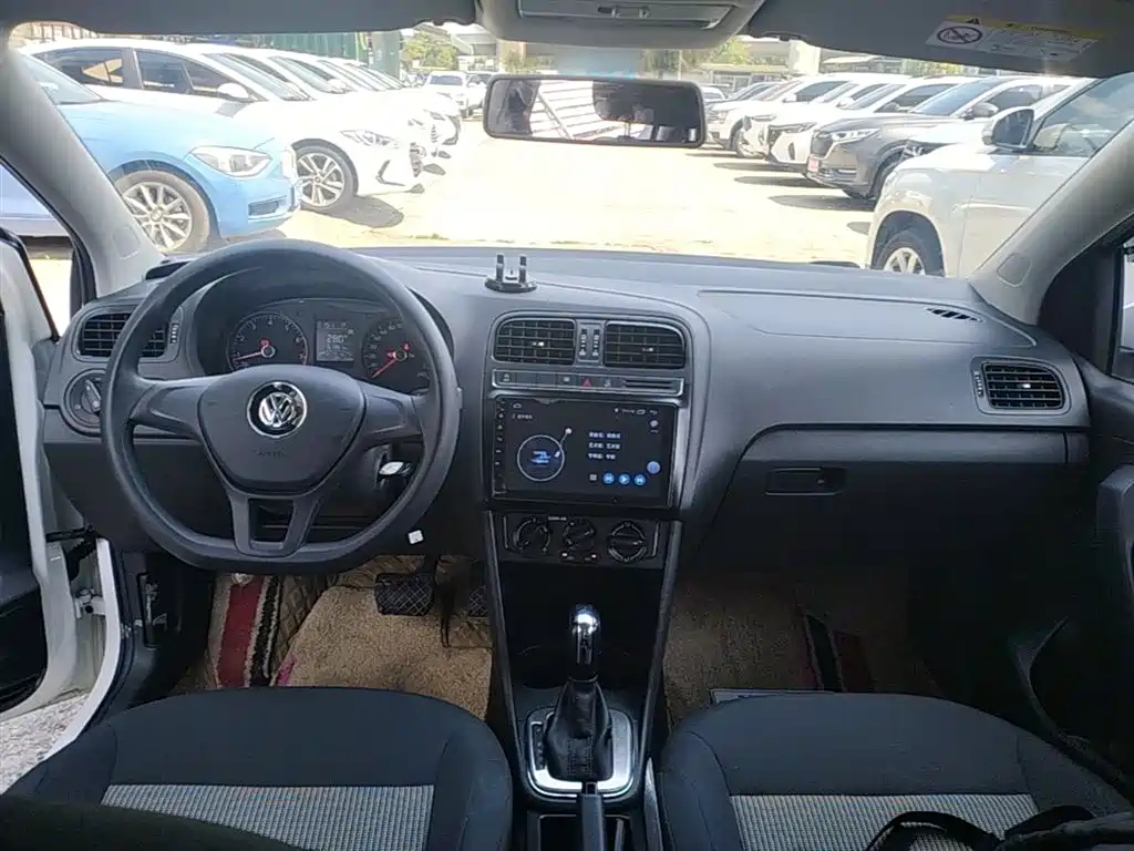 Volkswagen Polo 2018 1.5L Auto Safe Drive фото 10