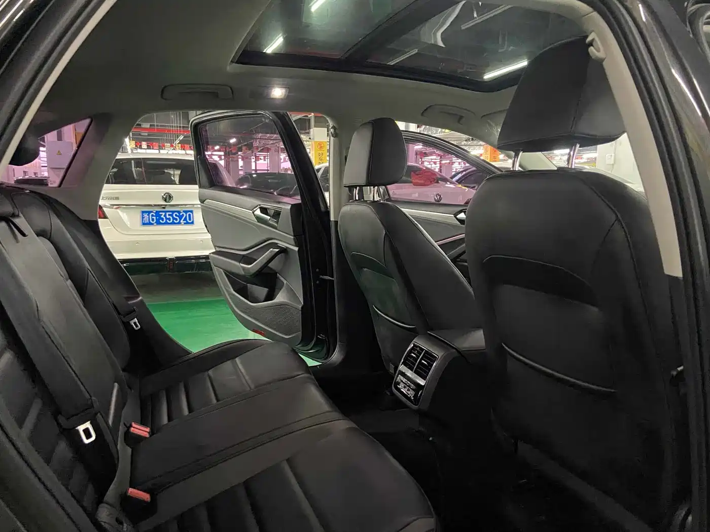 Volkswagen Sagitar, миниатюра 5