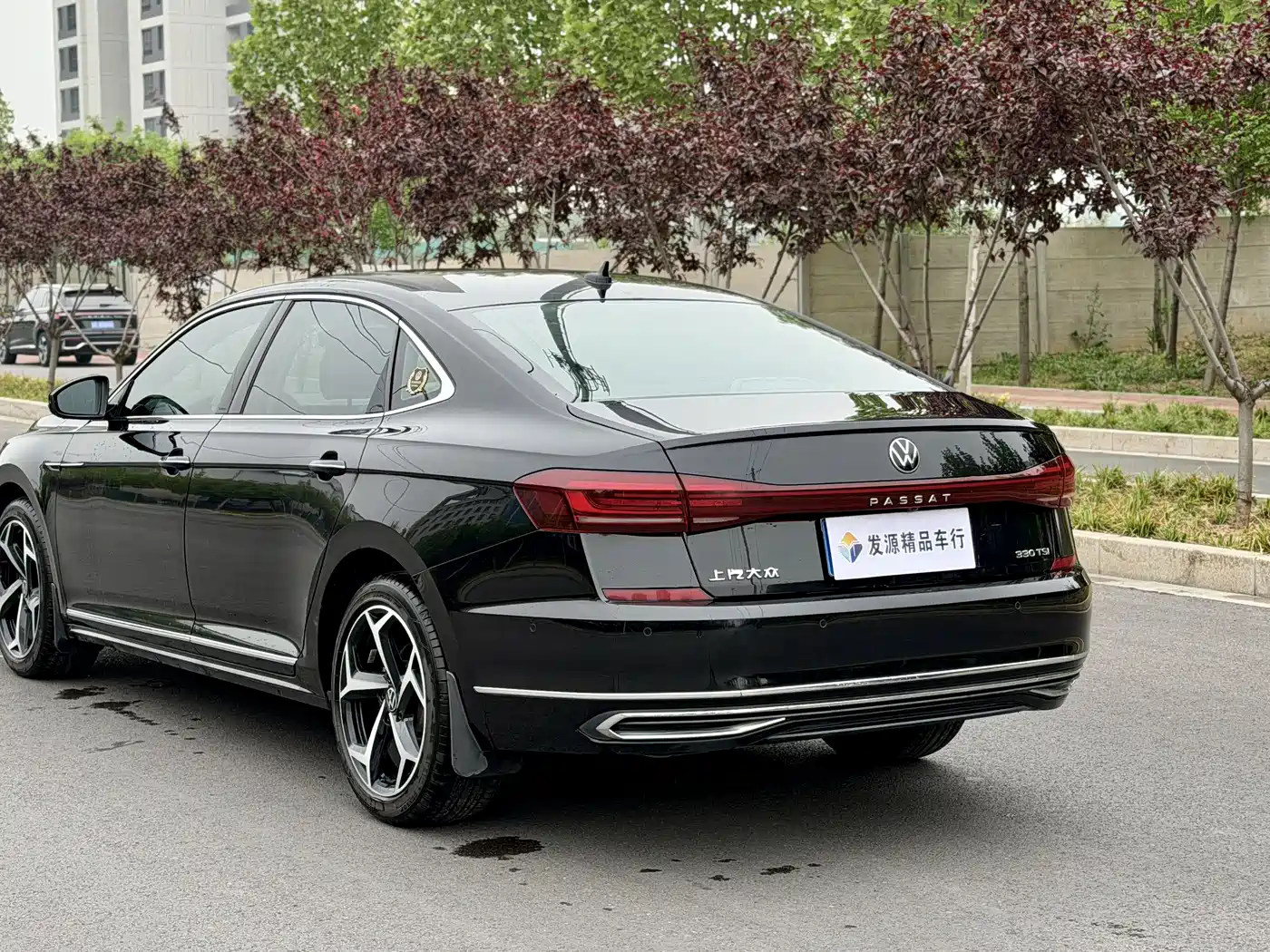 Volkswagen Passat 2023 Facelift 330TSI Starlight Premium Edition фото 21