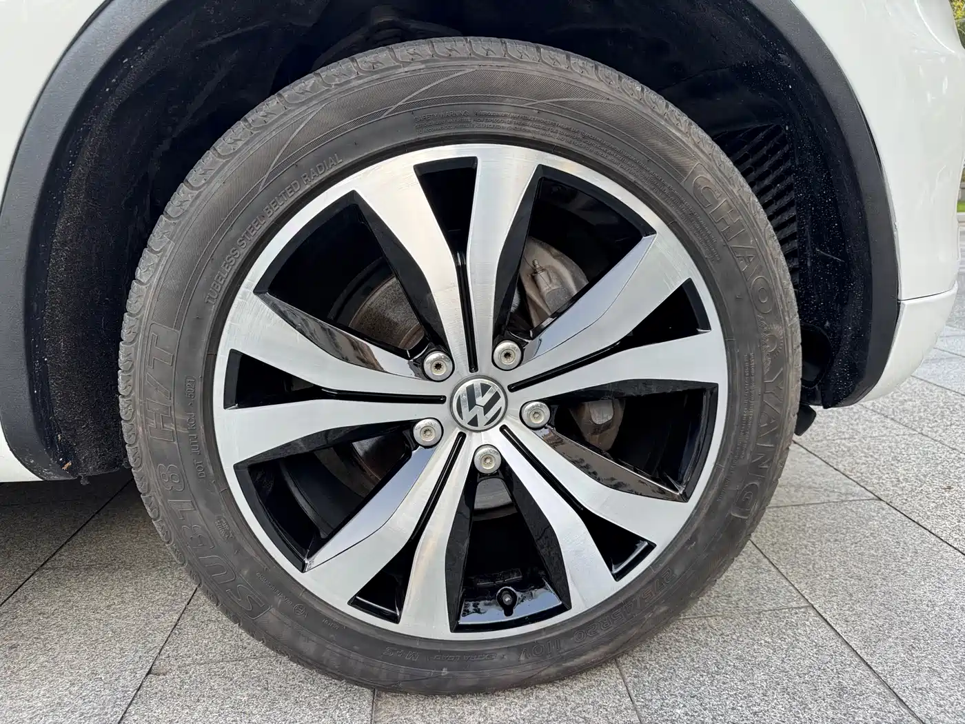 Volkswagen Touareg 2013 3.0TSI X 10th Anniversary Limited Edition фото 13