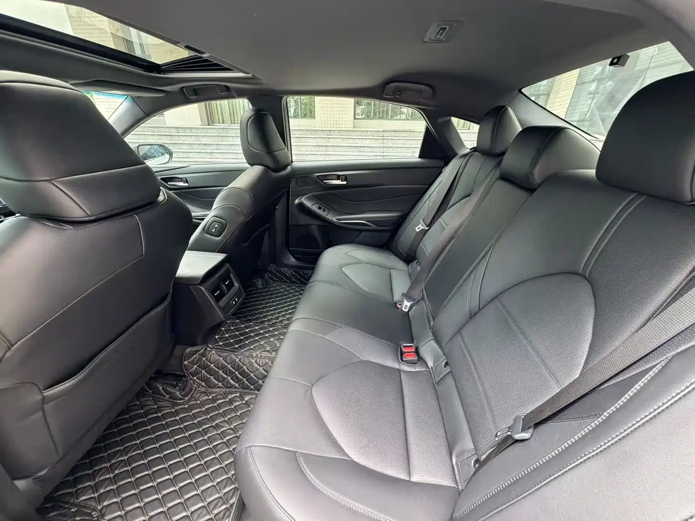 Toyota Avalon 2019 Hybrid 2.5L Luxury Edition China VI фото 8