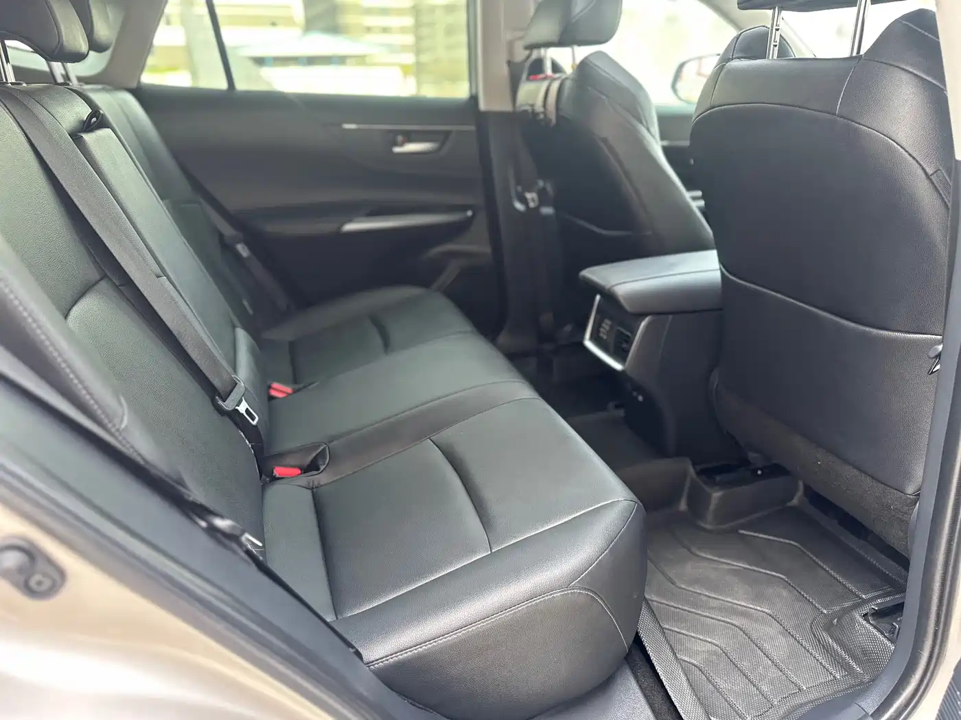 Toyota Venza 2024 2023 2.0L CVT FWD Luxury