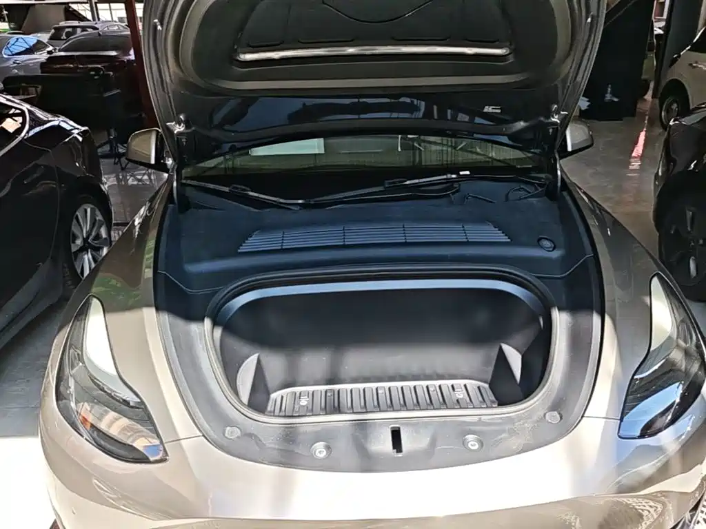 Фото 20 - Tesla Model Y