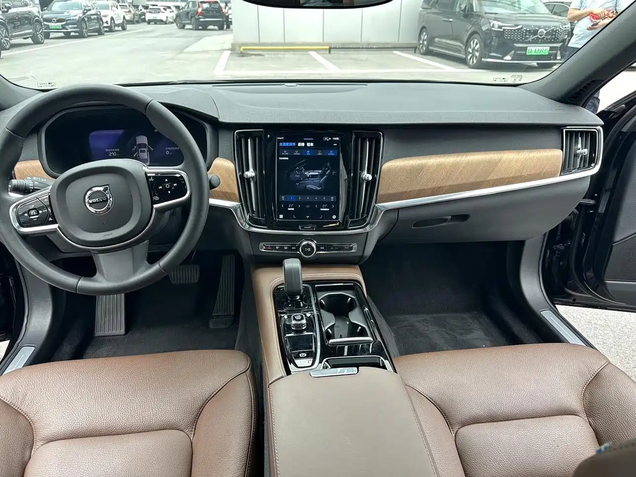 Volvo S90 Plug-in Hybrid 2024 2024 PHEV AWD Long Range Momentum Luxury Edition