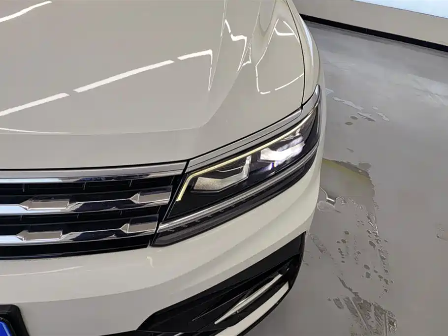 Volkswagen Tiguan L 2020 330TSI Auto 2WD R-Line Flagship China VI фото 5