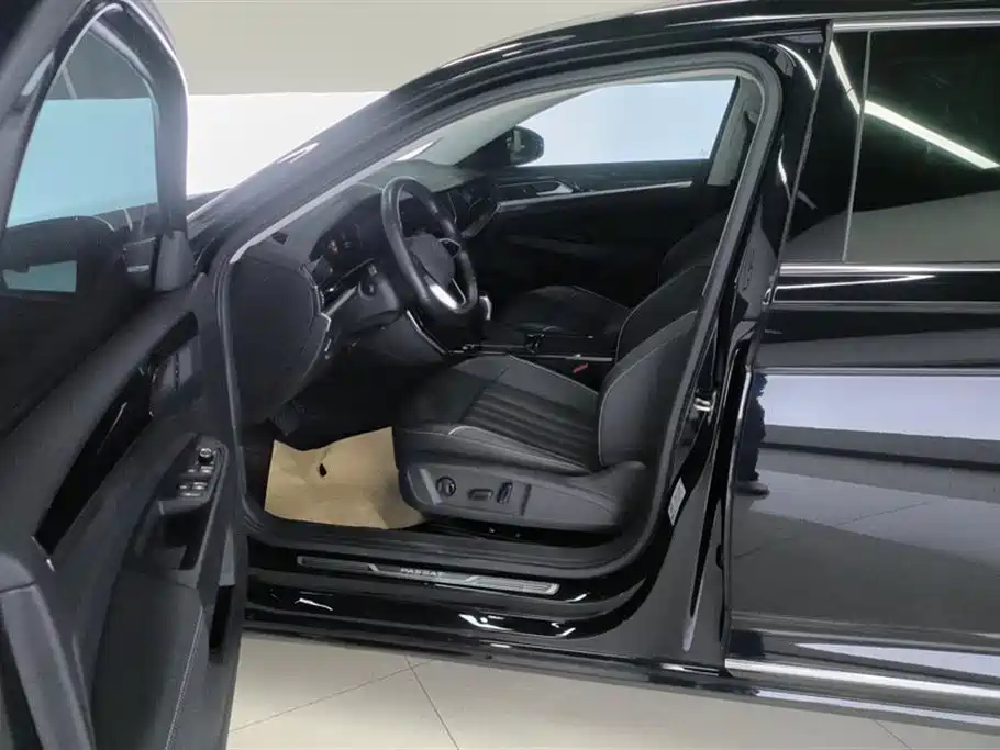Volkswagen Passat 2023 330TSI Starlight Elite Edition фото 9