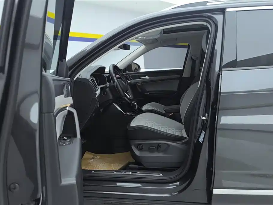 Volkswagen Tayron 2023 330TSI 2WD Luxury Plus Advanced Edition фото 9