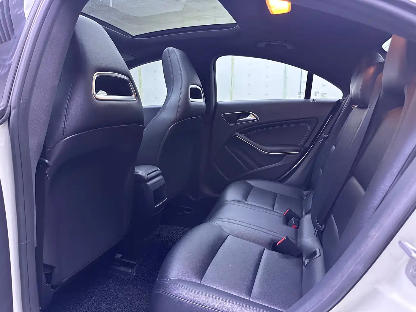 Mercedes-Benz CLA (Import) 2015 CLA 200 фото 9