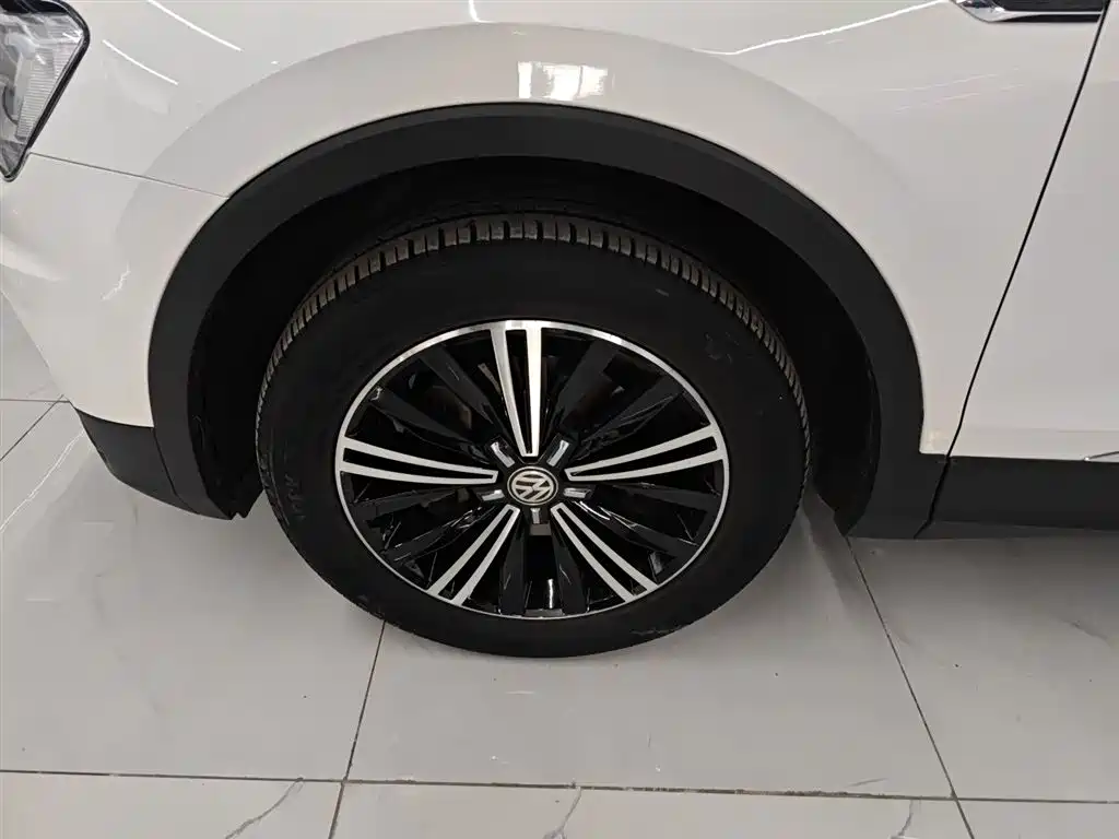 Volkswagen Tiguan L 2019 Facelift 330TSI Auto 2WD Panorama Comfort China VI фото 23