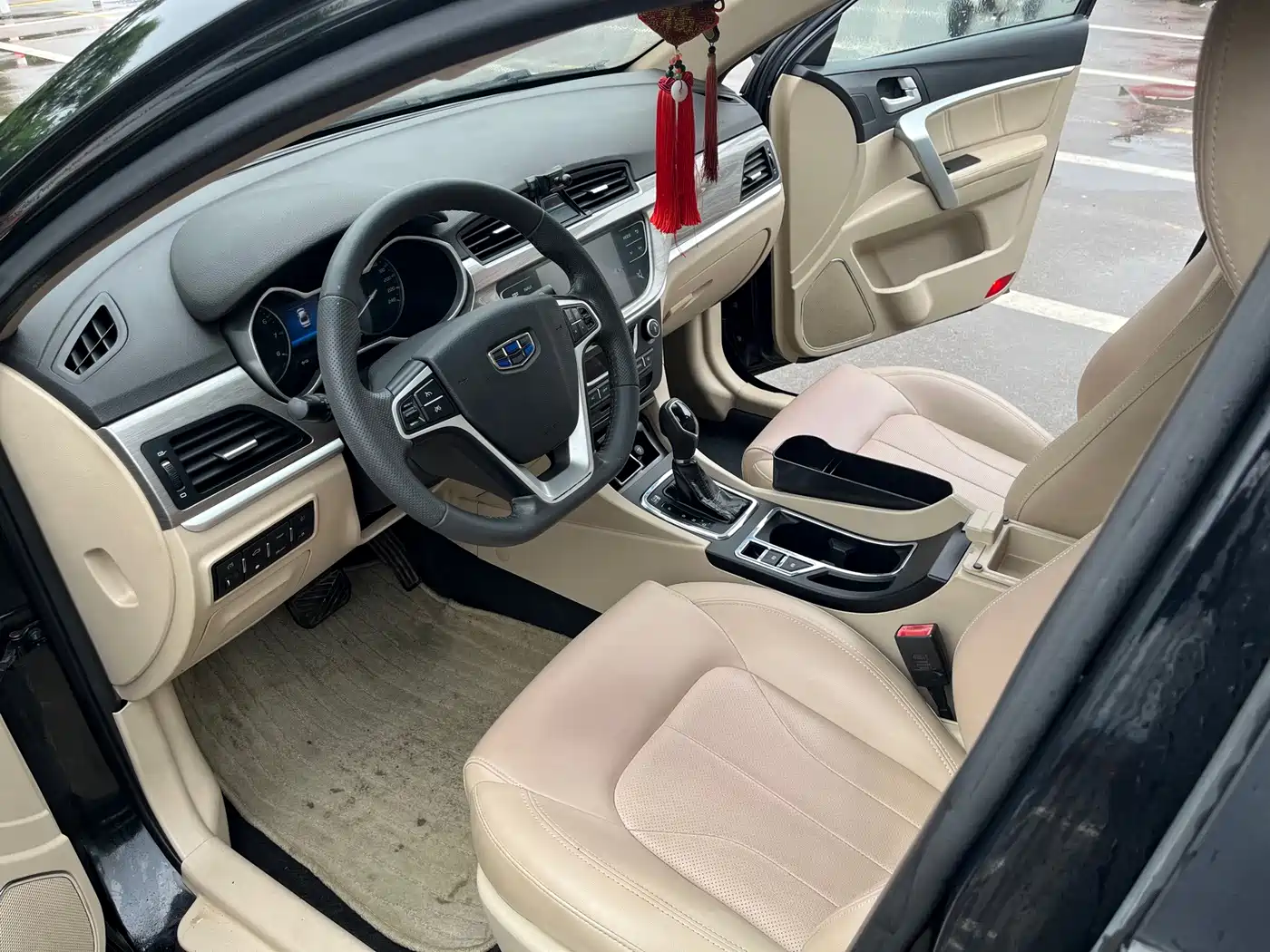Фото 6 - Geely Emgrand