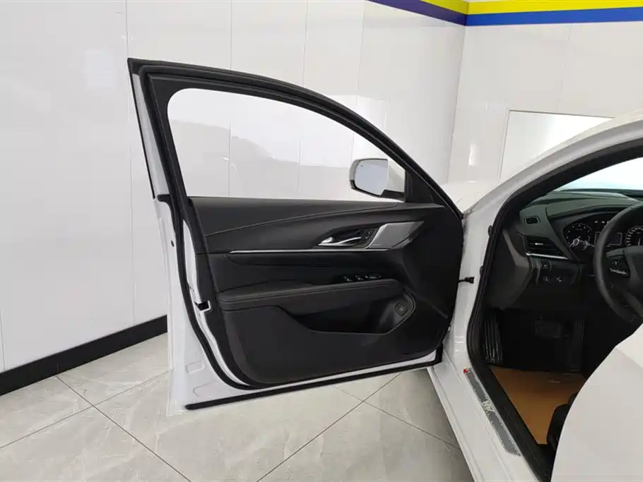Cadillac CT4 2024 2023 25T Luxury Model