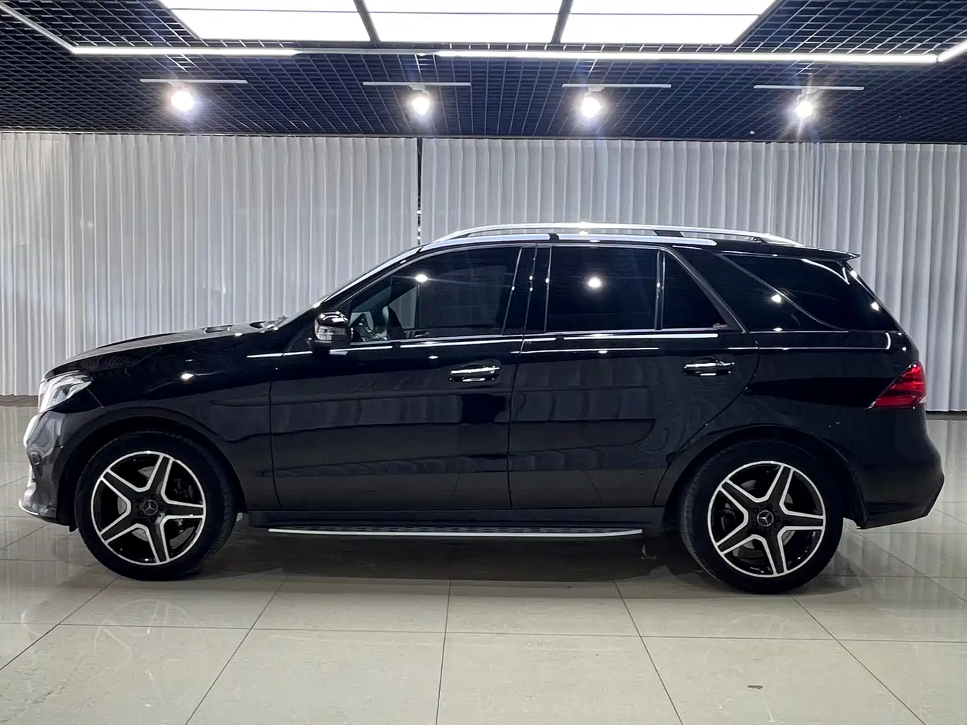Mercedes-Benz GLE AMG 2017 AMG GLE 43 4MATIC фото 3