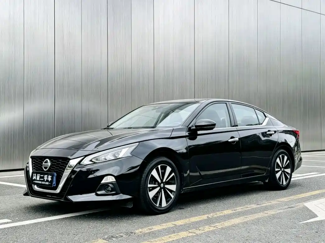 Фото 1 - Nissan Teana