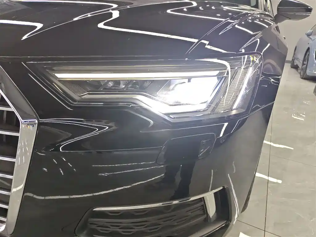 Audi A6L 2021 45 TFSI quattro Exclusive Elegance фото 3