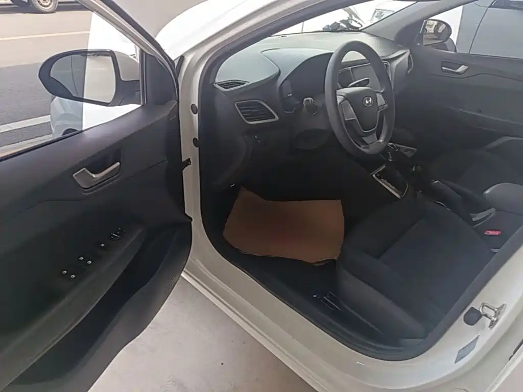 HYUNDAI ACCEPT
