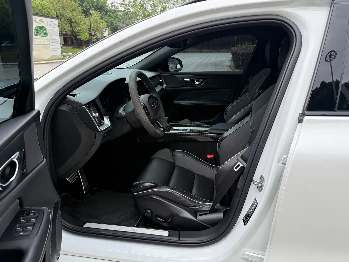 Фото 8 - Volvo V60