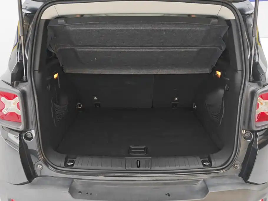 Photo 4 - Jeep Renegade