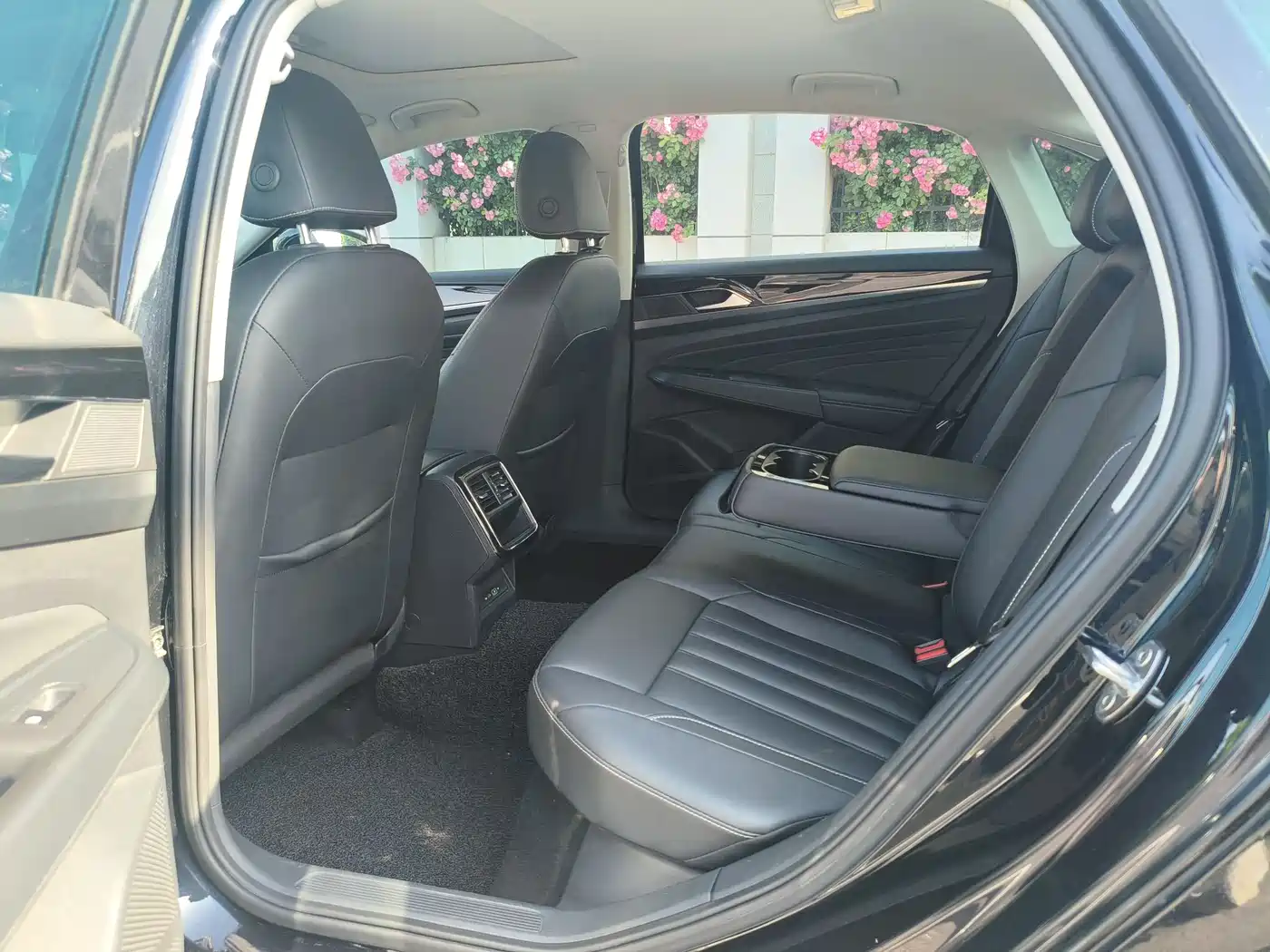 Volkswagen Passat 2022 280TSI Business Edition фото 5
