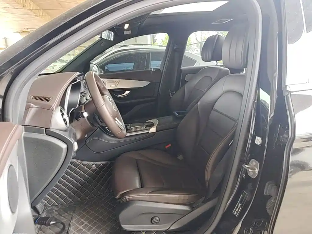 MERCEDES-BENZ GLC