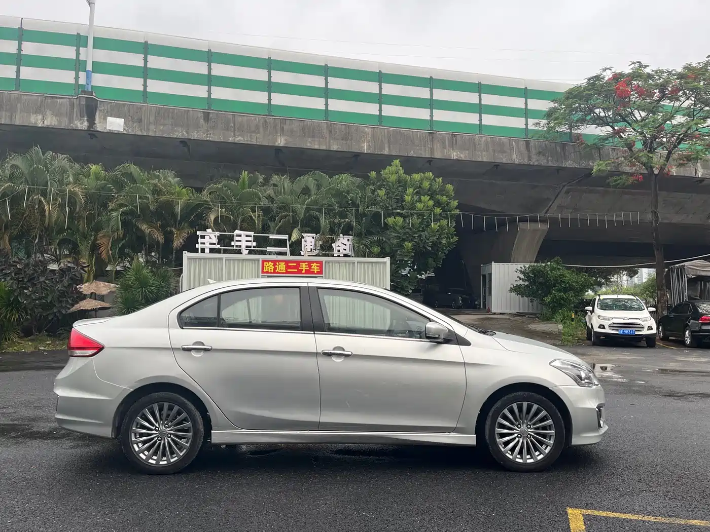 Suzuki Alivio 2015 1.6L Manual Enjoyment фото 4