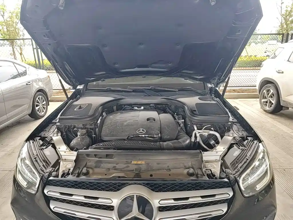MERCEDES-BENZ GLC