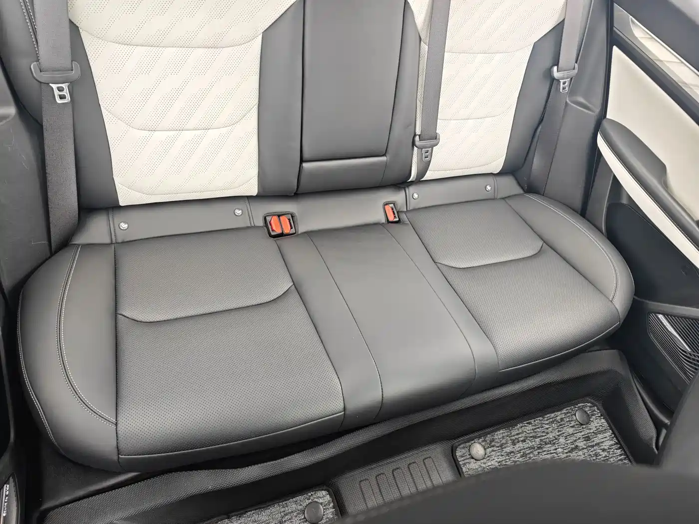 Geely Emgrand L 2022 2022 1.4T CVT Prestige Type