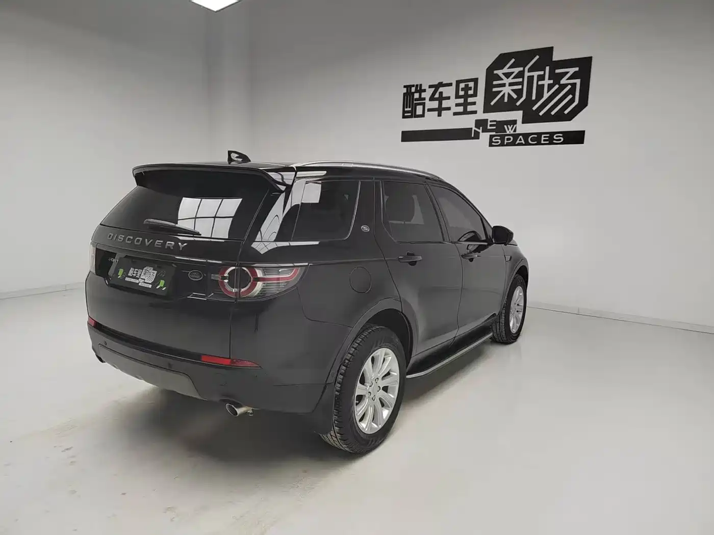 Land Rover Discovery Sport 2018 240PS SE Edition фото 4