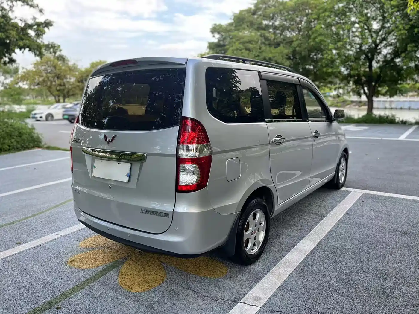 Wuling Motors Wuling Hongguang 2014 2014 1.5L S Luxury