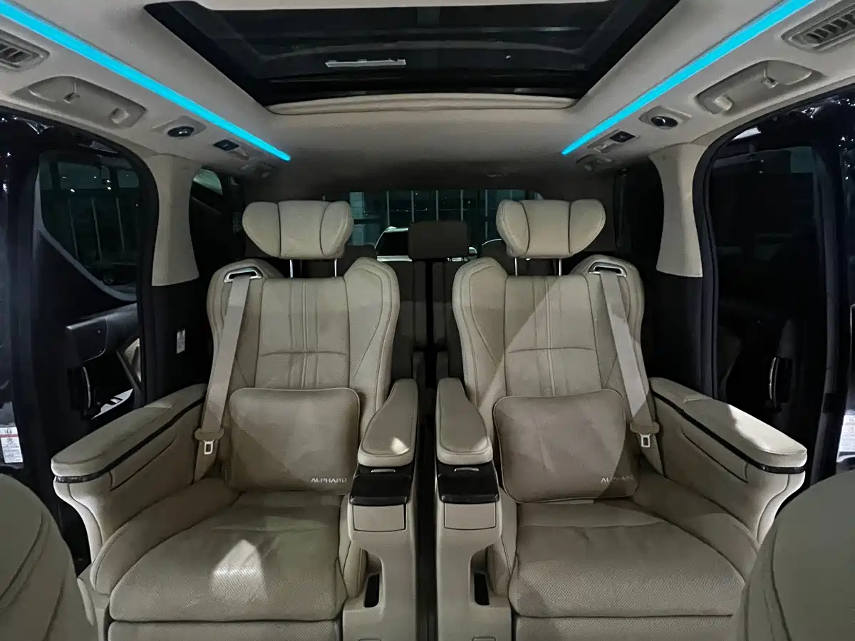 Toyota Vellfire 2021 Crown Hybrid 2.5L HV Premium Edition фото 12