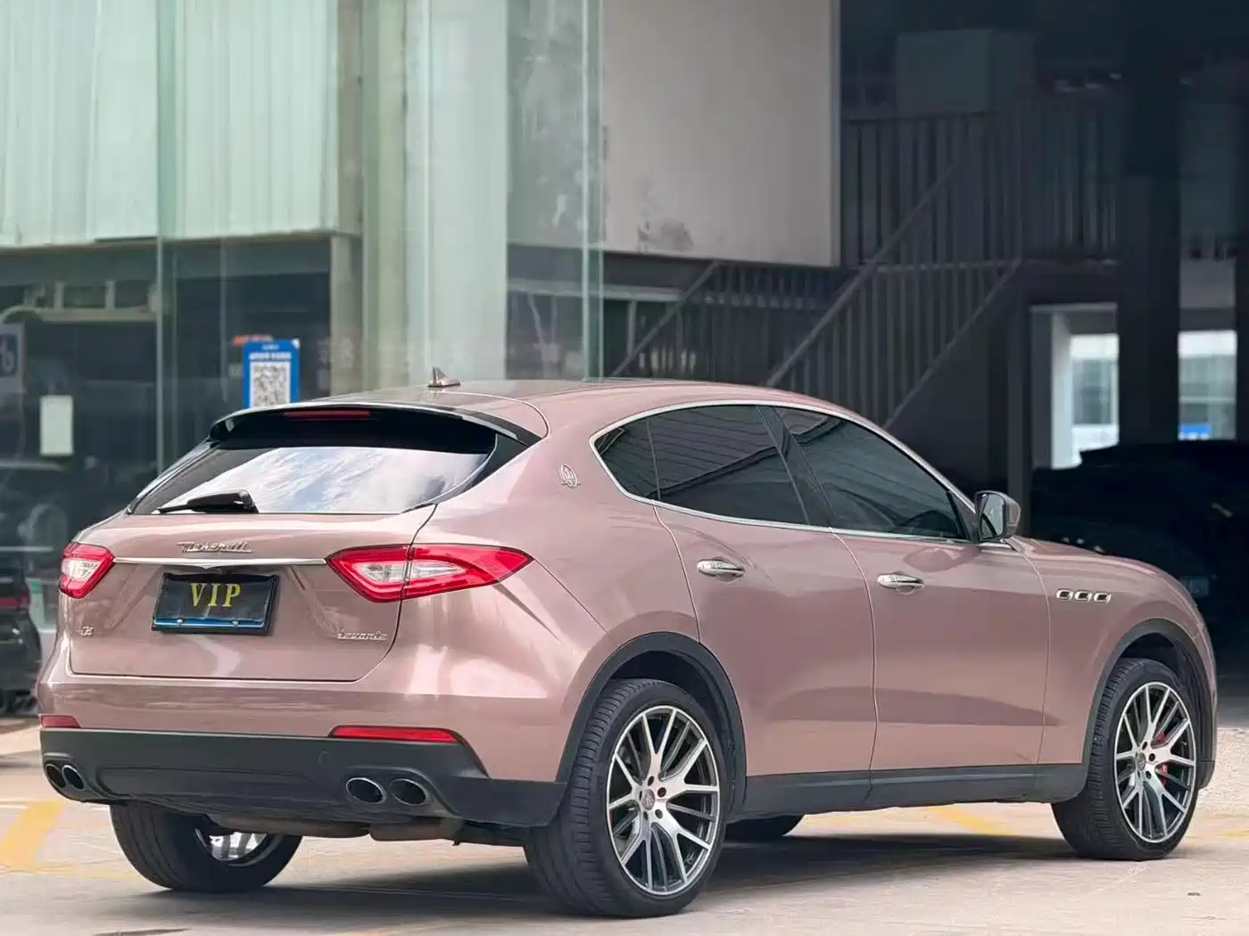 Фото 9 - Maserati Levante