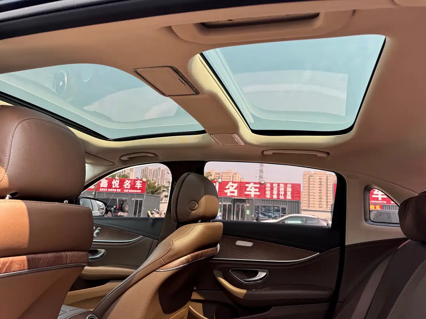 Mercedes-Benz E-Class, миниатюра 12