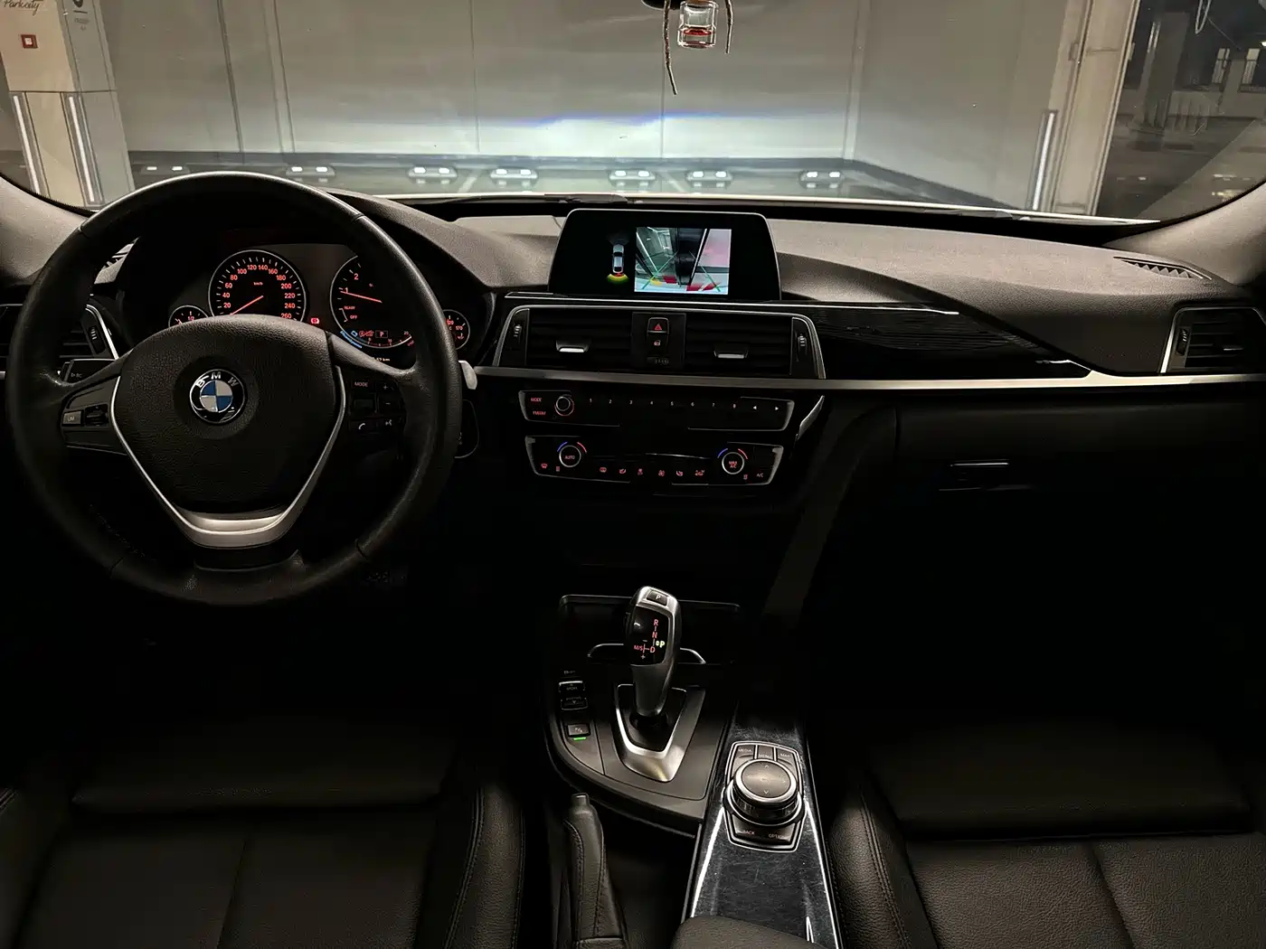 BMW 3 Series GT 2018 320i Fashion фото 20