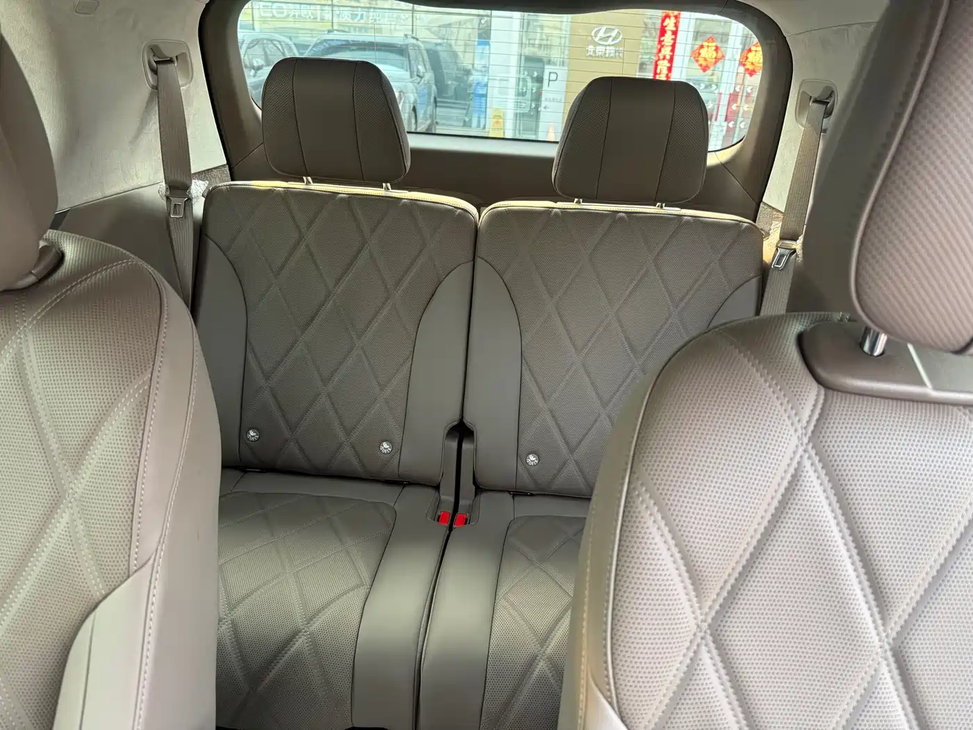 AITO Wenjie AITO M9 2025 Extended Range Ultra 52kWh 6-Seater фото 9