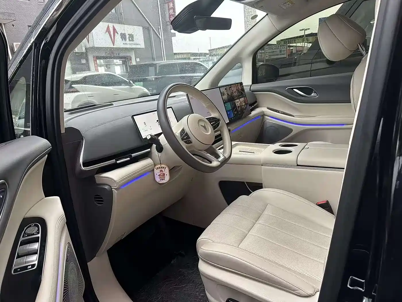 Voyah Auto Voyah Dreamer 2025 PHEV 4WD Kunpeng Premium Edition фото 12