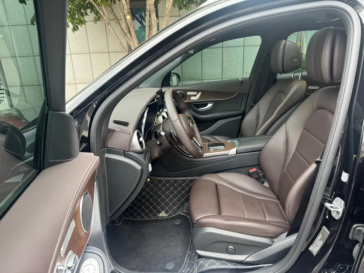 Mercedes-Benz GLC 2022 Facelift GLC 300 L 4MATIC Dynamic Collector's Edition фото 12