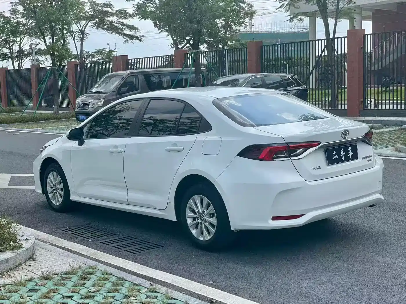 Toyota Corolla 2019 1.2T S-CVT GL Pioneer Edition фото 7