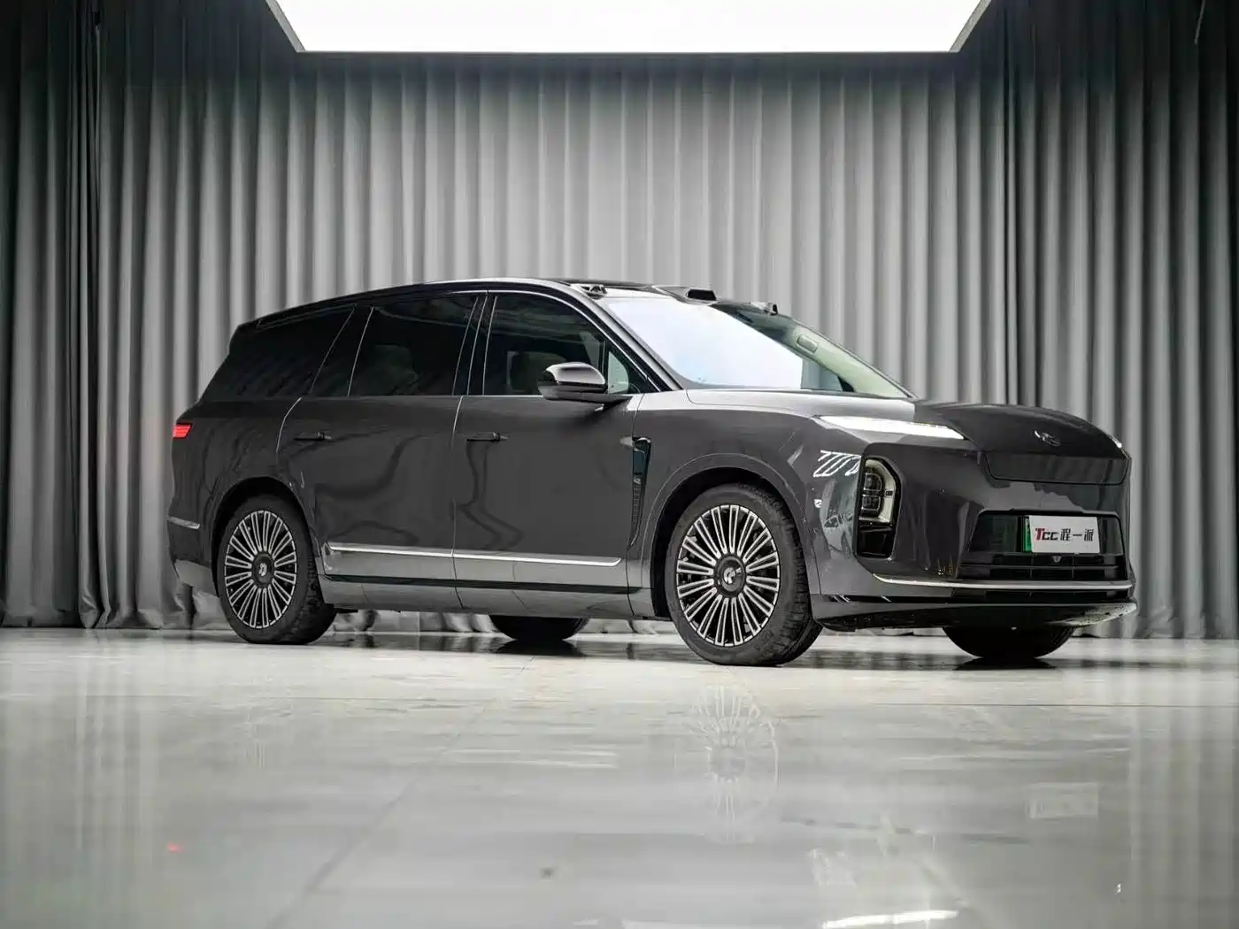 NIO ES8 2026 2025 Model 6-Seat Executive Luxury Edition