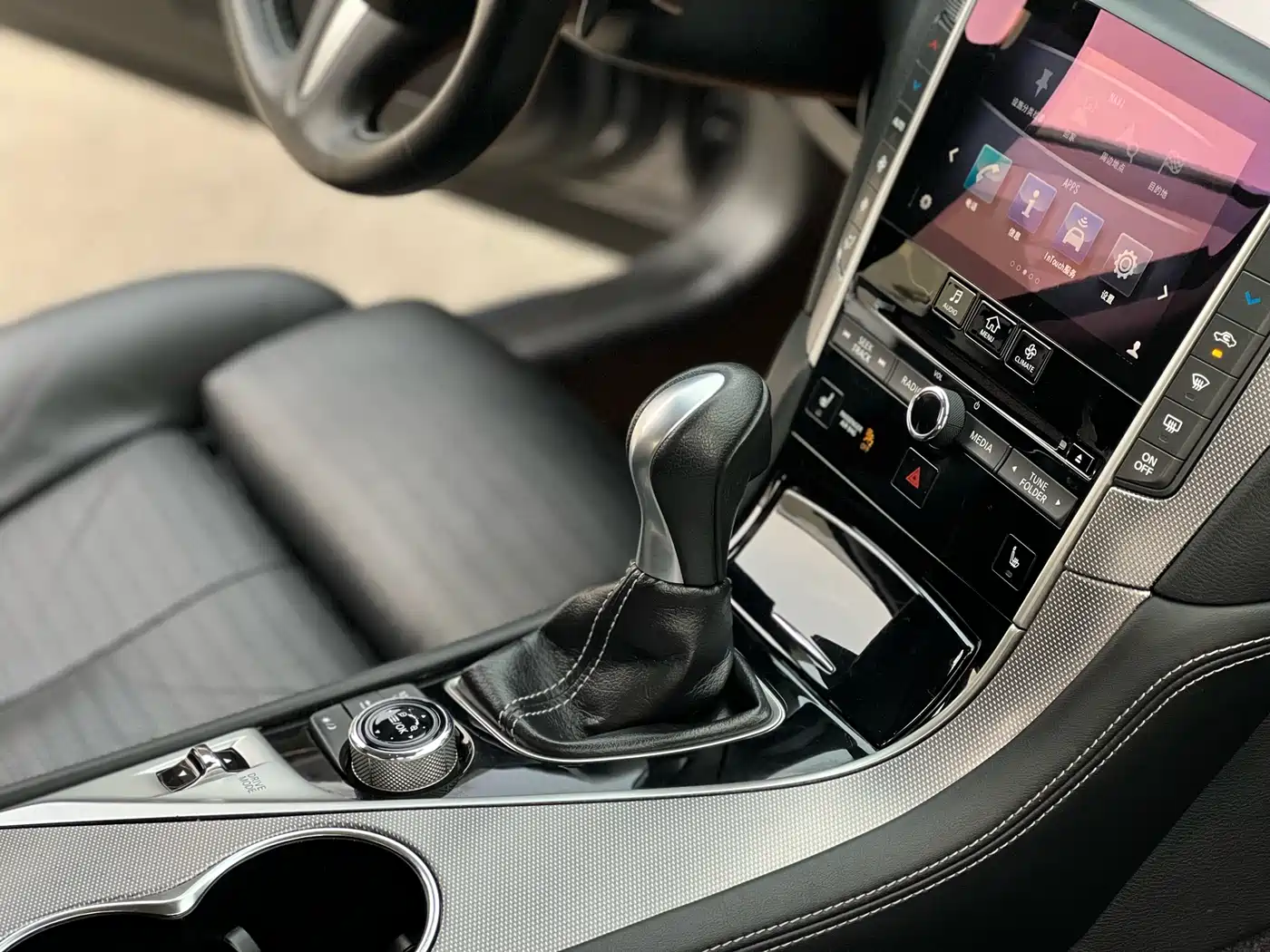 Infiniti Q50 2014 3.7L Luxury Sport фото 10