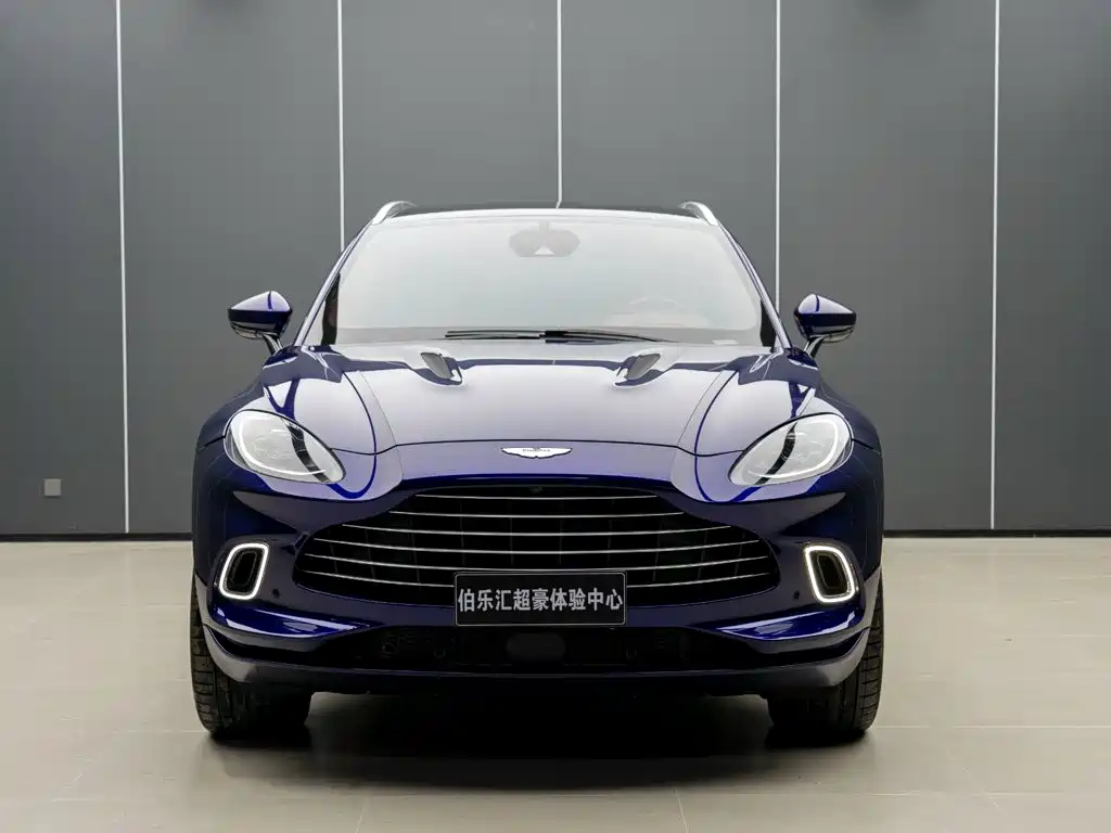 2023 Aston Martin DBX