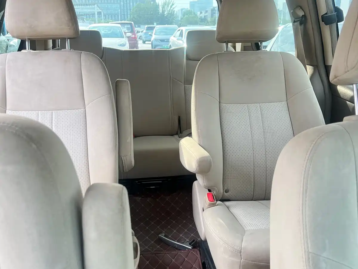 Buick GL8 2011 2.4L CT Comfort Edition фото 9