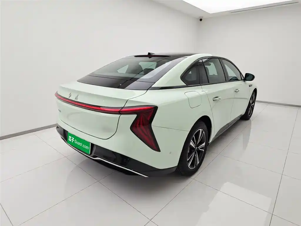 Hongqi EH7 2025 600 Smart Selection Edition фото 7