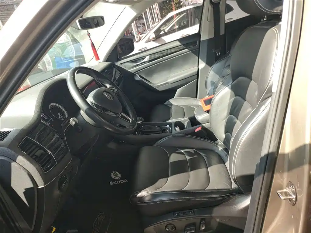 Škoda Kodiaq 2018 TSI330 5-seat FWD Luxury Premium фото 7
