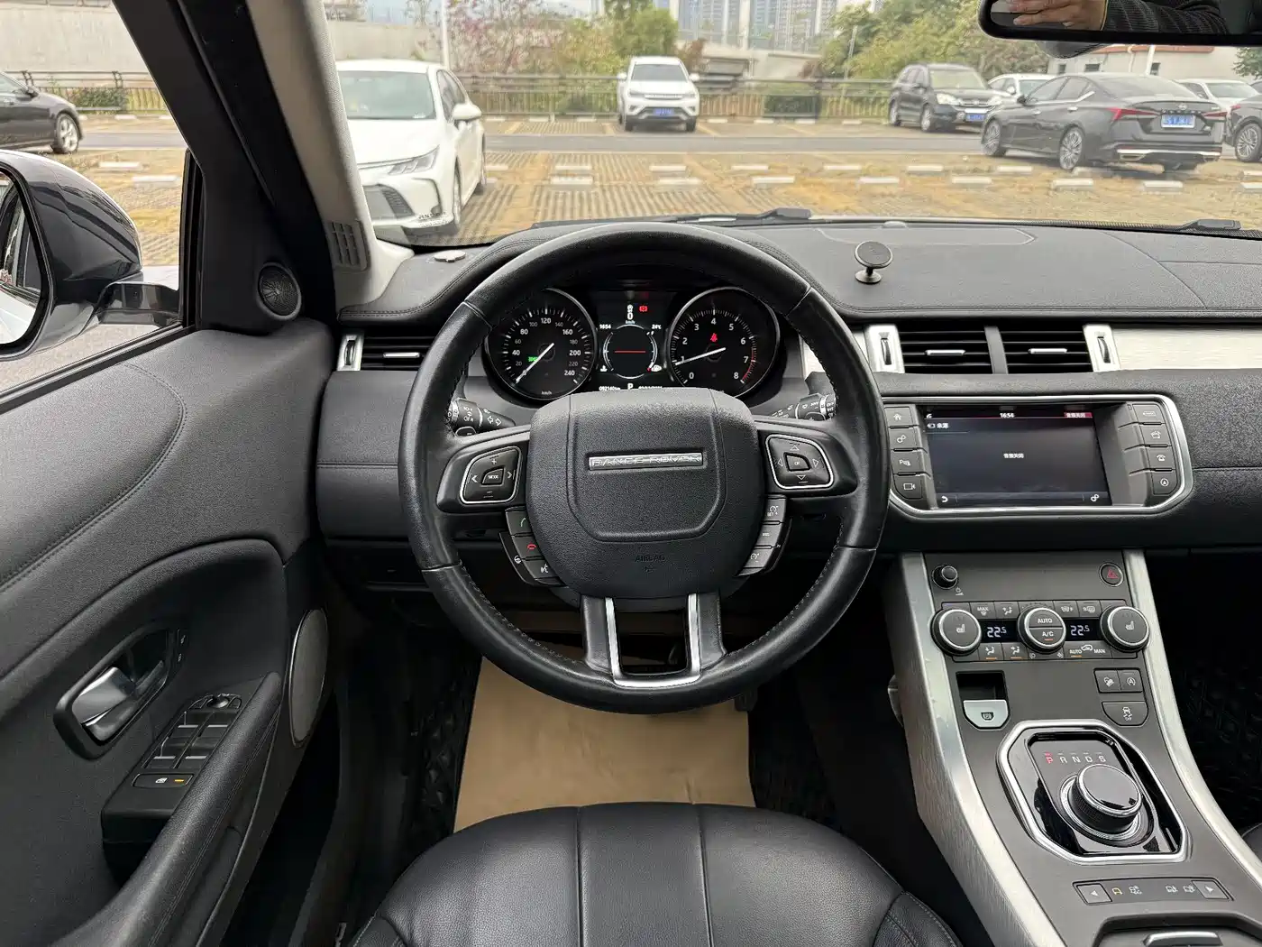 Land Rover Range Rover Evoque 2017 2.0T SE Smart Shine Edition фото 14
