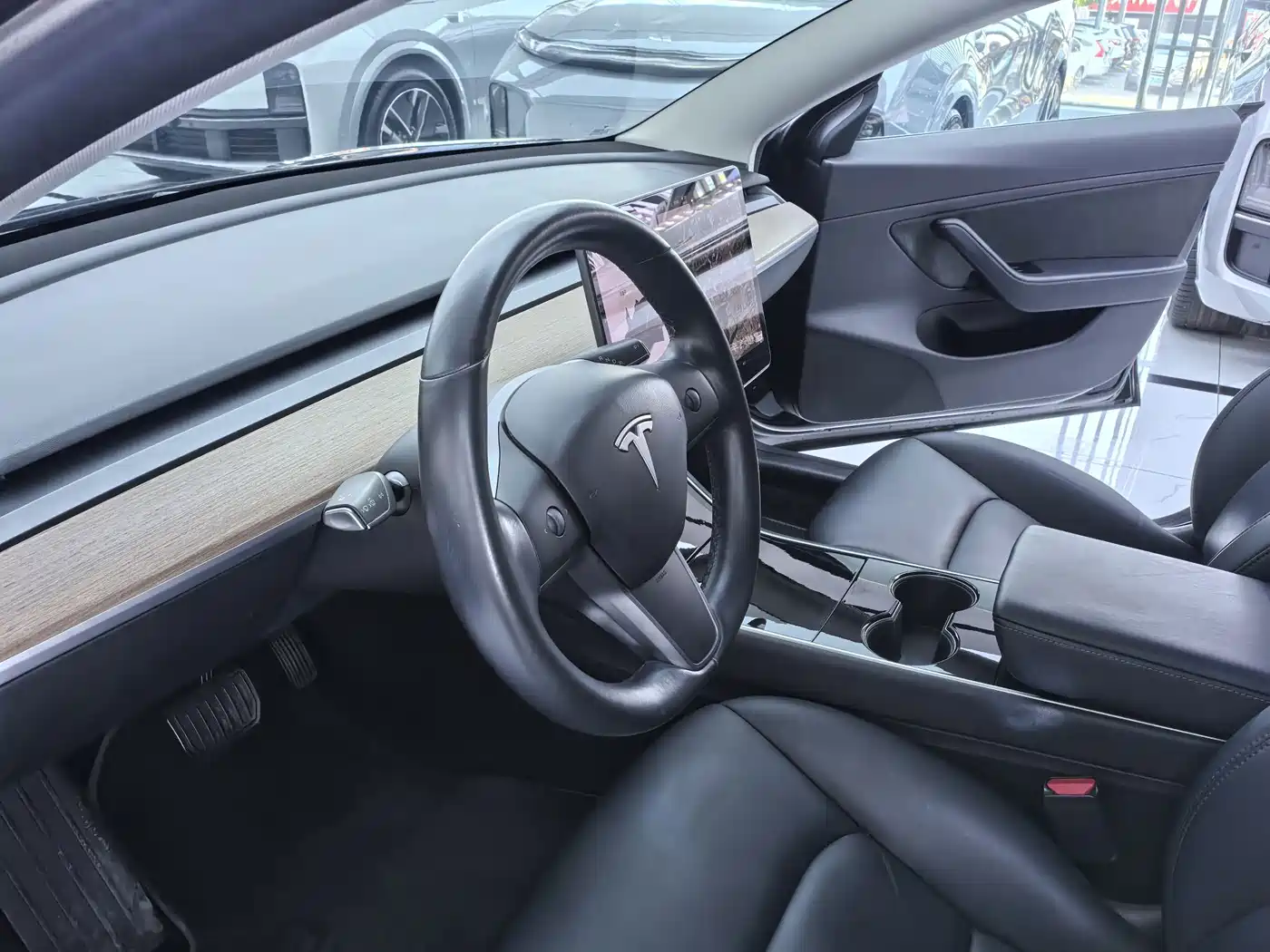 Tesla Model 3 (Import) 2019 2019 Long Range RWD Version