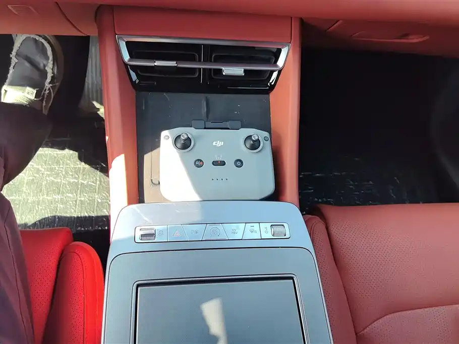BYD Tang L 2025 DM 175KM Drone Player Edition фото 16