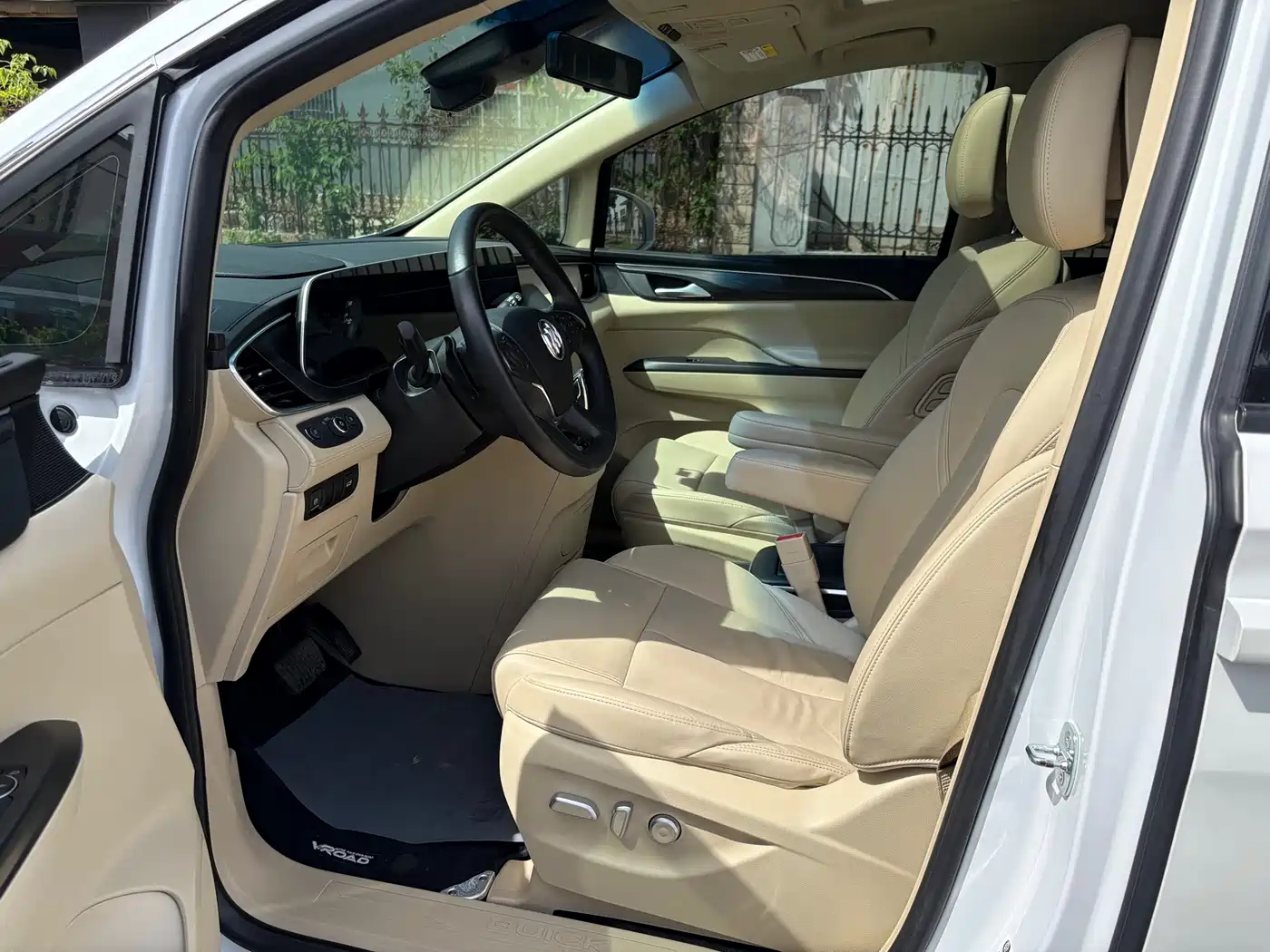 Buick GL8 2023 ES Landmaster Exclusive фото 7