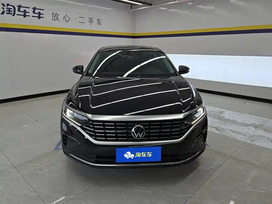 Volkswagen Passat 2022 330TSI Luxury Edition фото 2