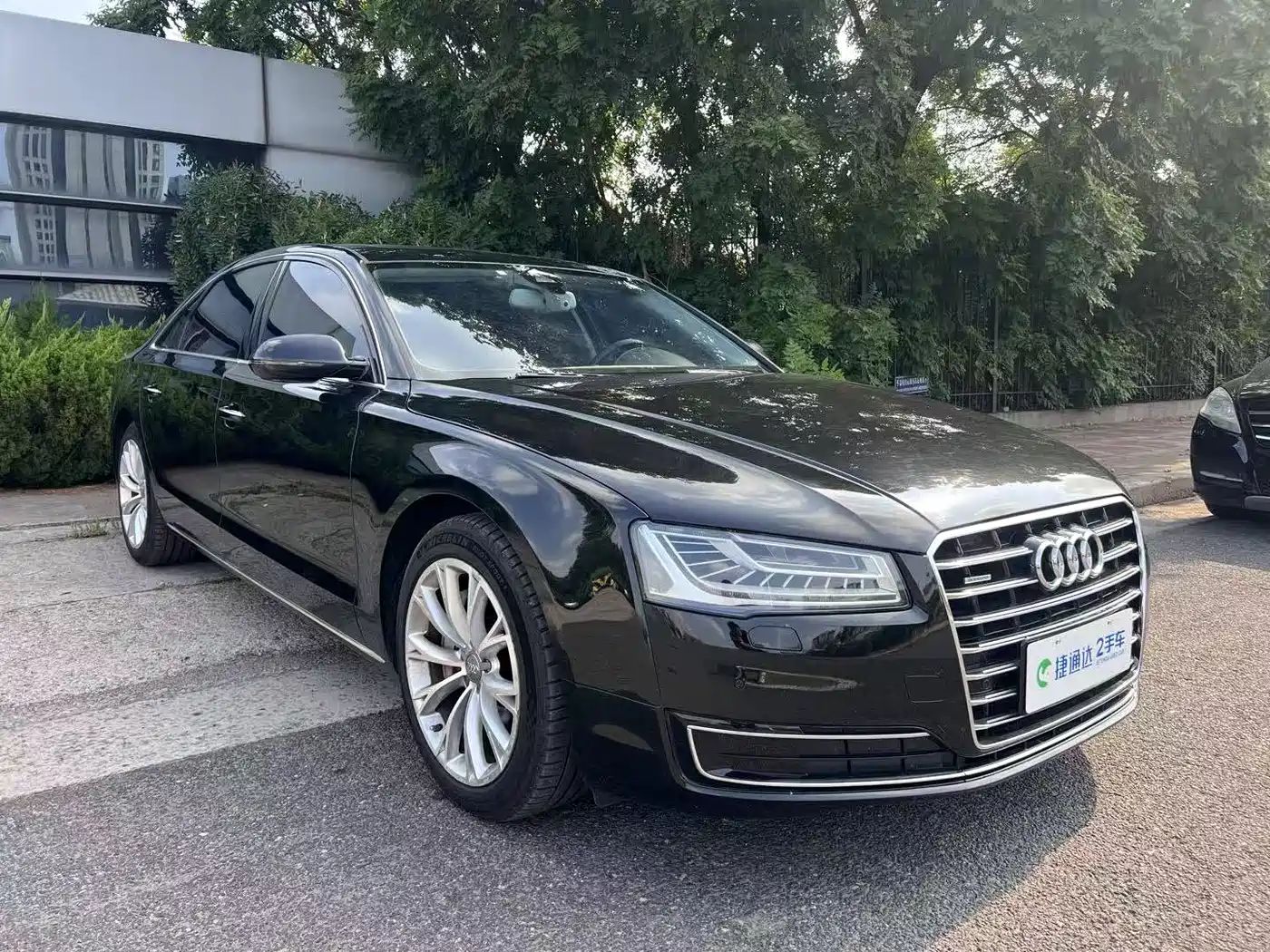 Фото 3 - Audi A8